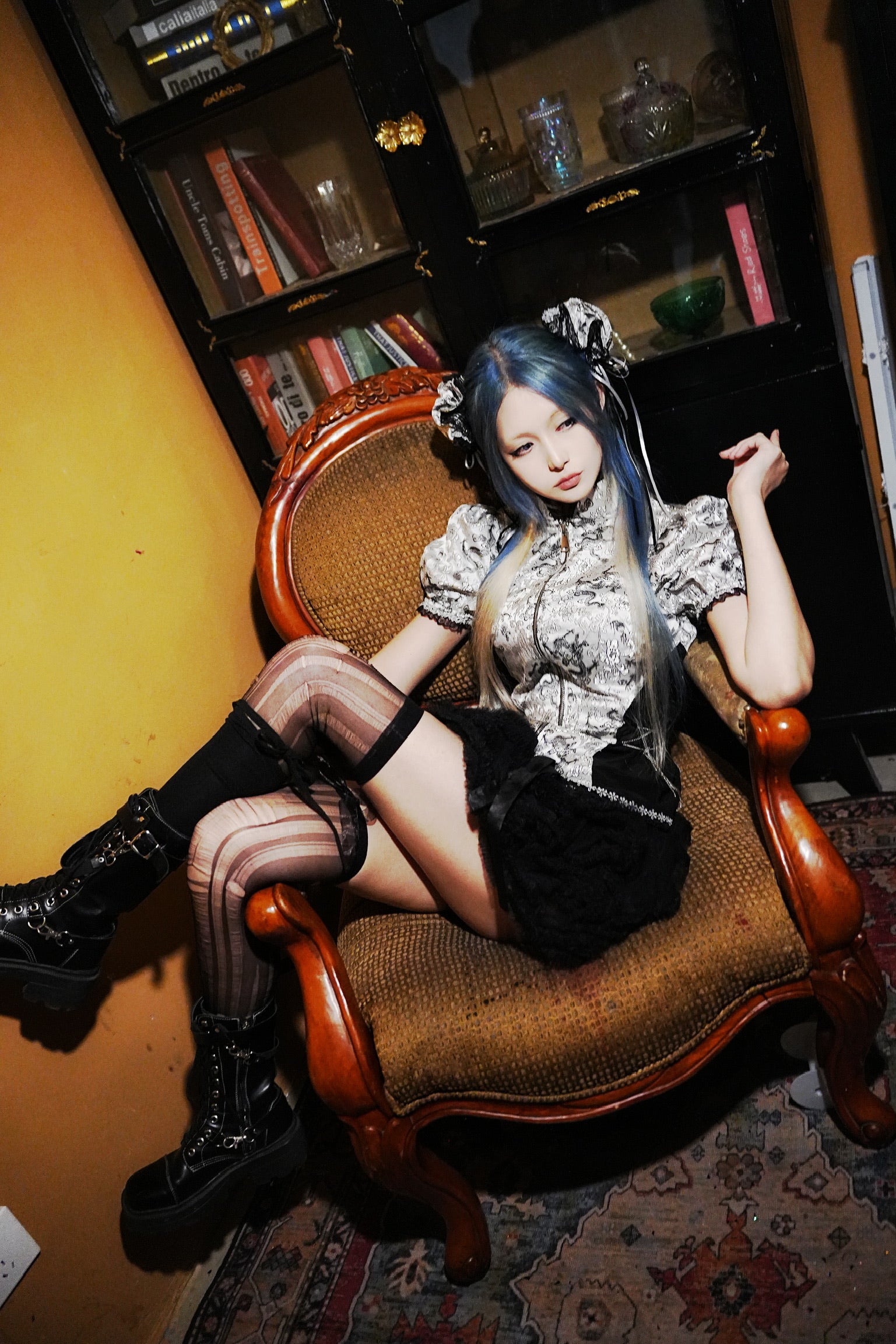 Silver Dragon Patterned Qipao Zip Top