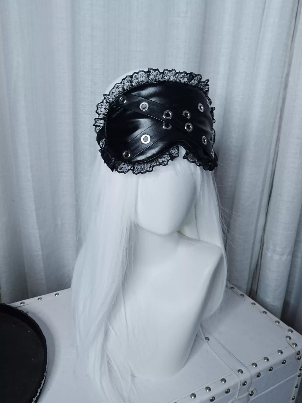 Eyelet Strap Decorated Lace Eye Mask - Pink-White