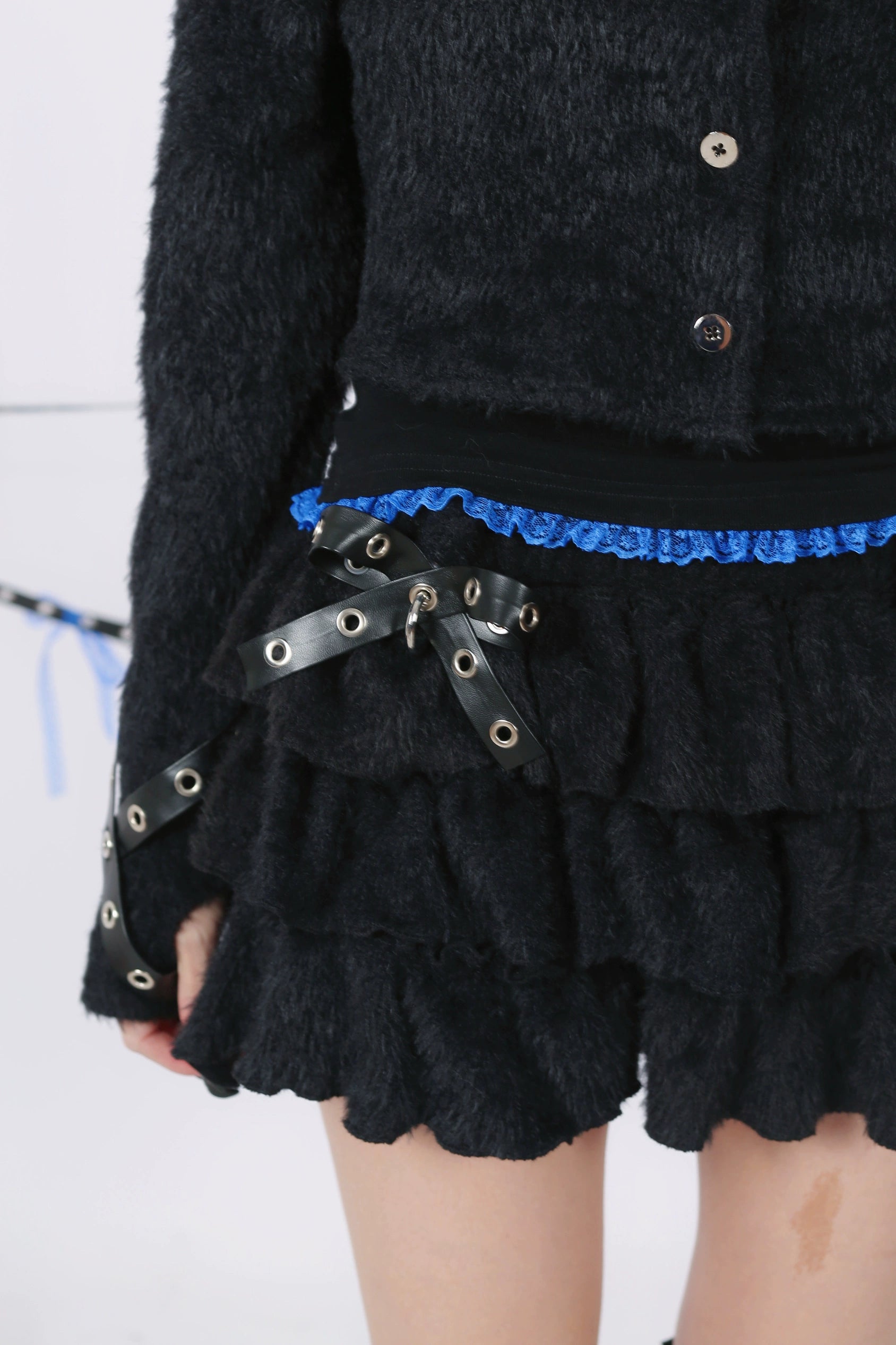 Fluffy Ruffled Pumpkin Pants - Black