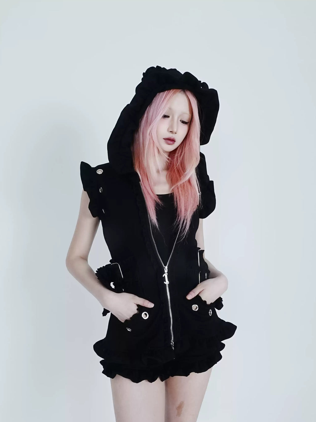 Bubble Cat Ruffle Hooded Vest - Black