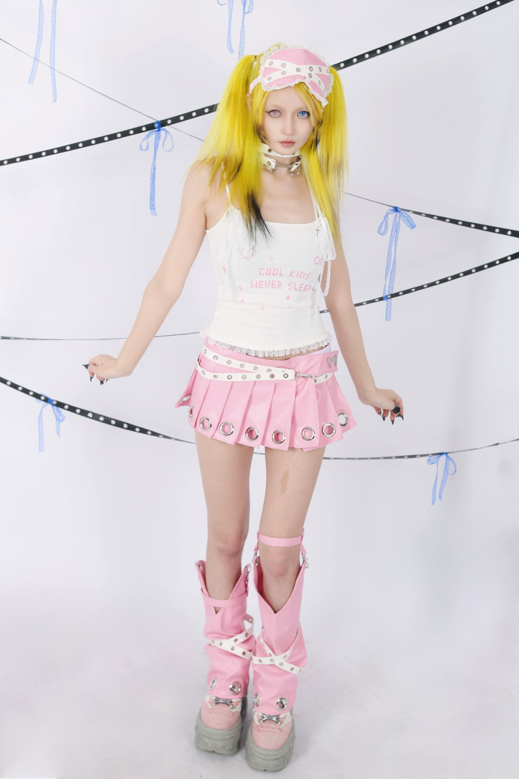 "Cool Kids Never Sleep" Lace Camisole - White-Pink