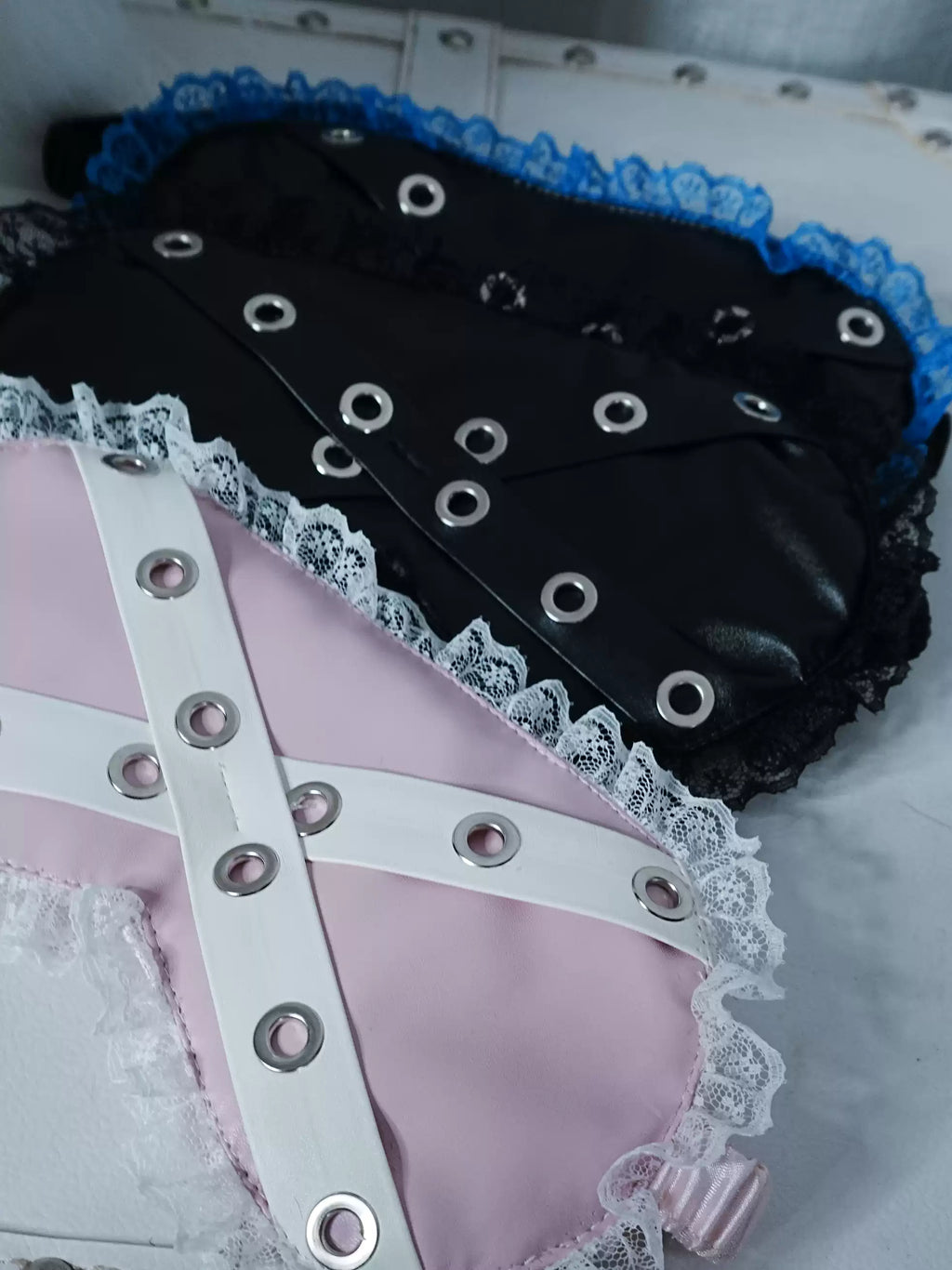 Eyelet Strap Decorated Lace Eye Mask - Pink-White